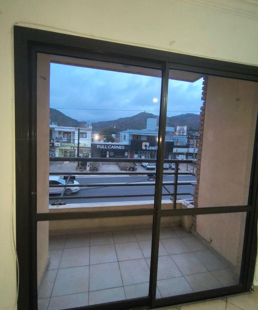 Foto de ALQUILO 2 DORMITORIOS SOBRE CARCANO, EXTERNO CON BALCON, imagen 1