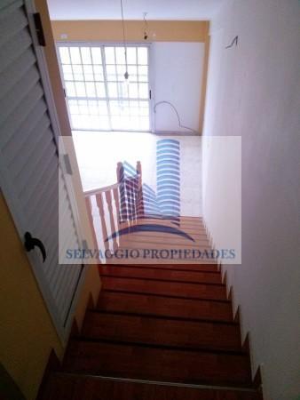 Departamento 3 Ambientes Al Frente con Balcon, Tipo Duplex. Excelente Estado. 3