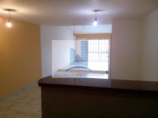 Departamento 3 Ambientes Al Frente con Balcon, Tipo Duplex. Excelente Estado. 1