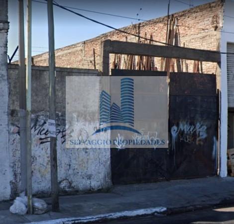 Casa de 3 Ambientes en Dos Terrenos con Cochera y Fondo Libre Salida a Dos Calles, 486 m² 4