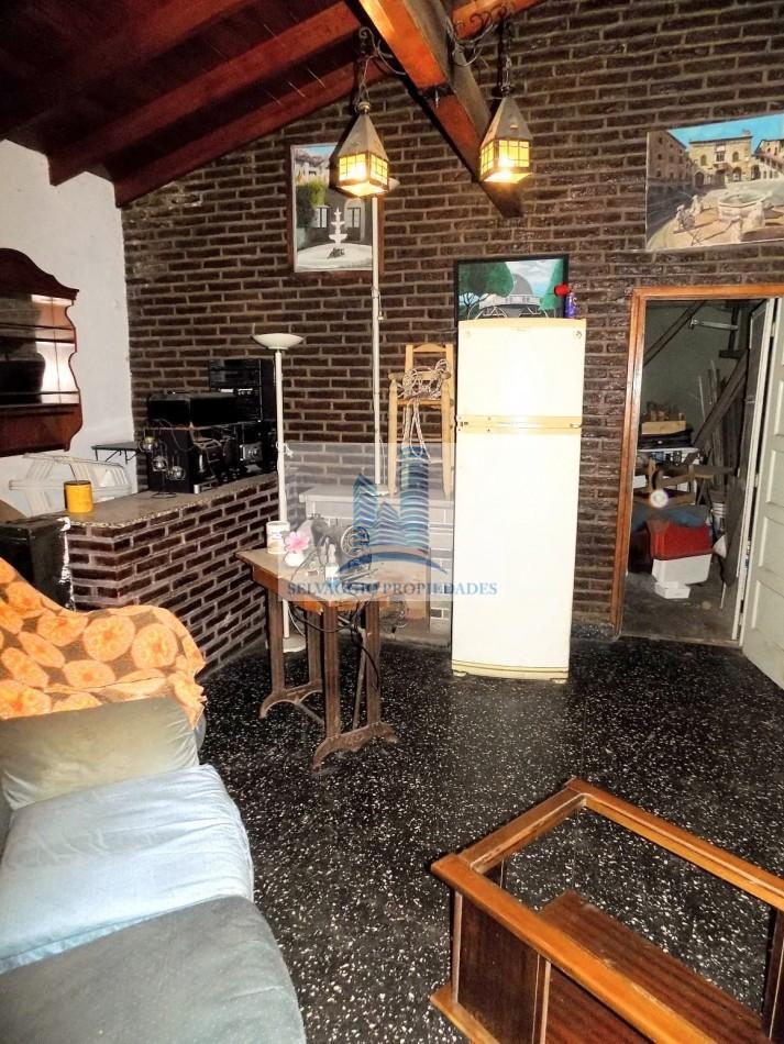 Casa Sobre Esquina de 4 Ambientes, con Garage y Terraza. Lanus. 2