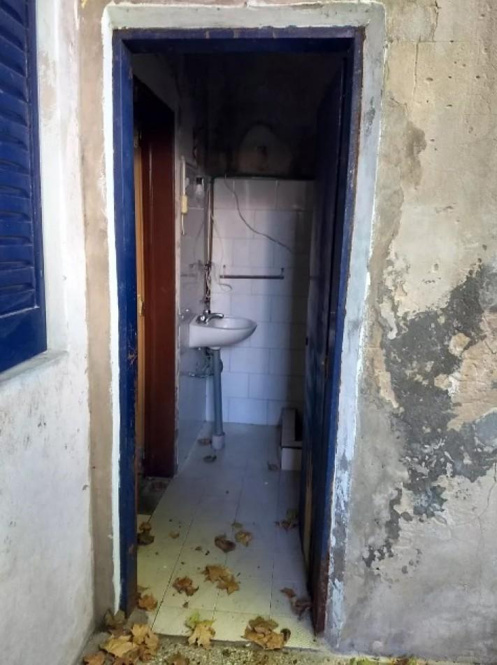 PH Tipo Casa 3 Ambientes a Refaccionar, 60 m². Excelente Ubicacion. 2