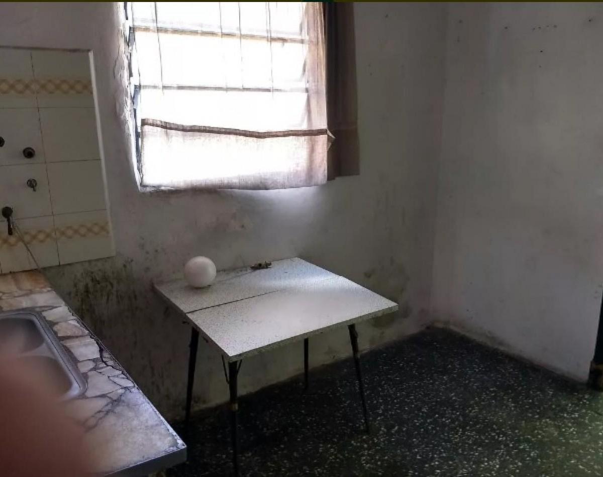 PH Tipo Casa 3 Ambientes a Refaccionar, 60 m². Excelente Ubicacion. 1