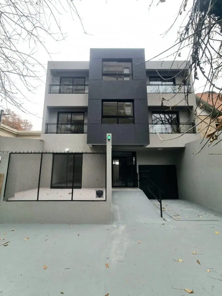 MONOAMBIENTE EN 2° PISO, INTERNO 21M2. 1