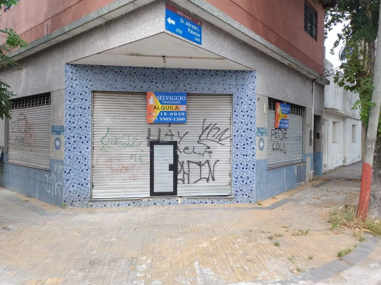 LOCAL COMERCIAL SOBRE ESQUINA 60M2, VALENTIN ALSINA. 4