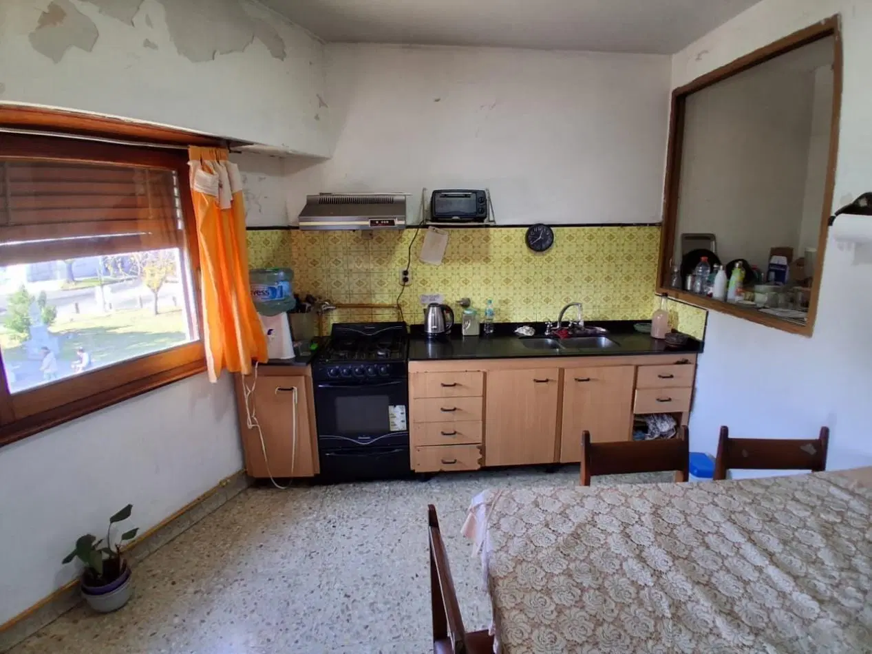CASA DE 3 AMBIENTES CON GALPON DE 260M2 MAS TERRENO LINDERO DE 260M2 2