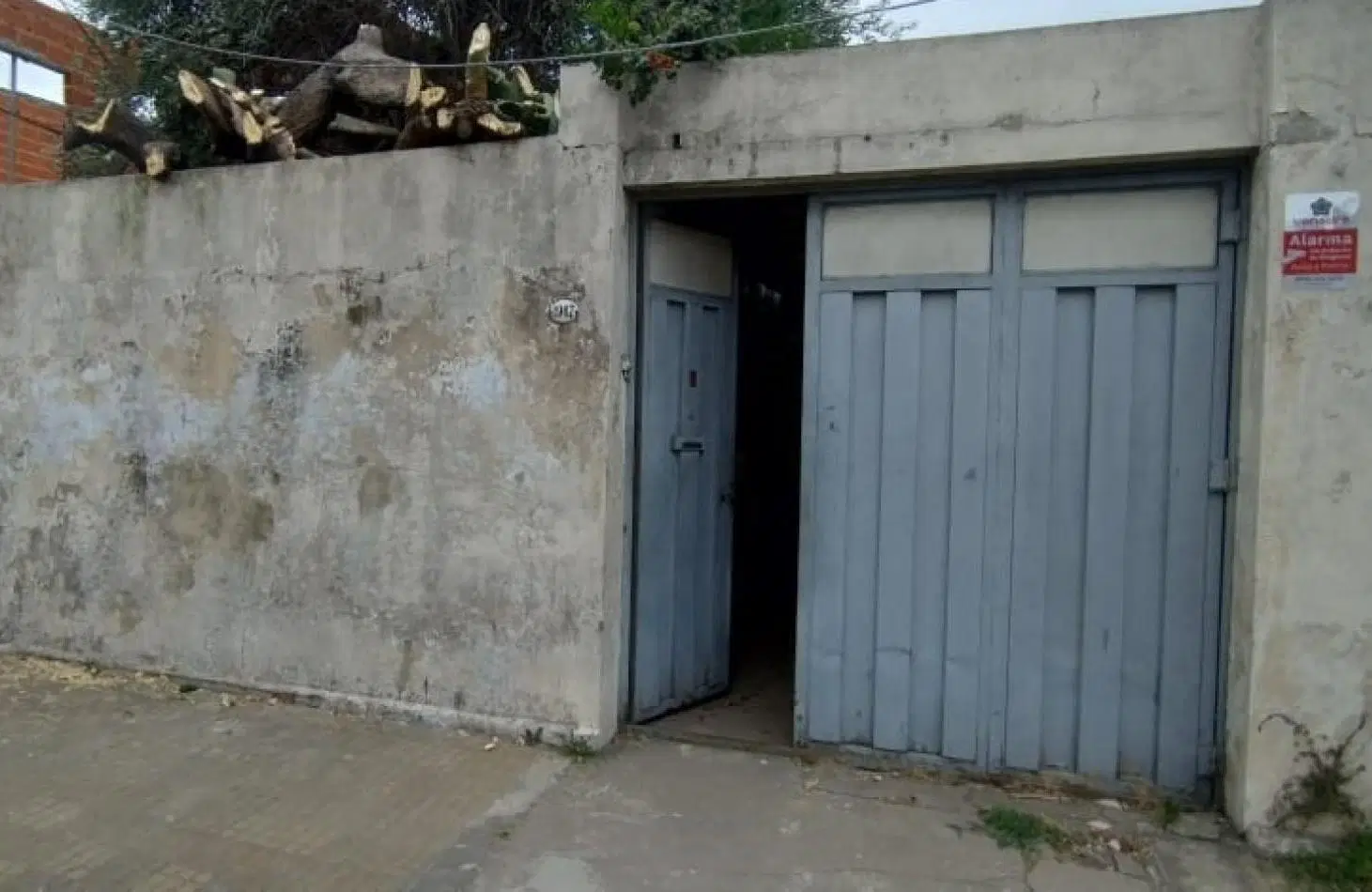 CASA DE ESTILO MIXTO CON 3 DORMITORIOS Y GALERIA. 2