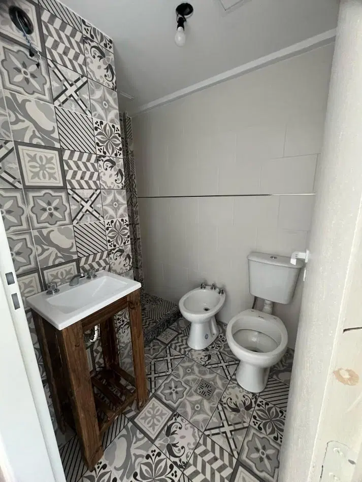 MONOAMBIENTE EN PLANTA BAJA , CONTRAFRENTE, CON PATIO, 48M2. 3