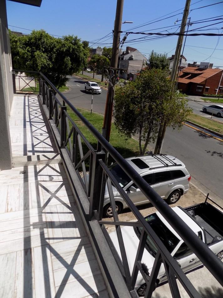 Foto de DEPARTAMENTO MONOAMBIENTE DIVIDIDO AL FRENTE CON BALCON., imagen 3