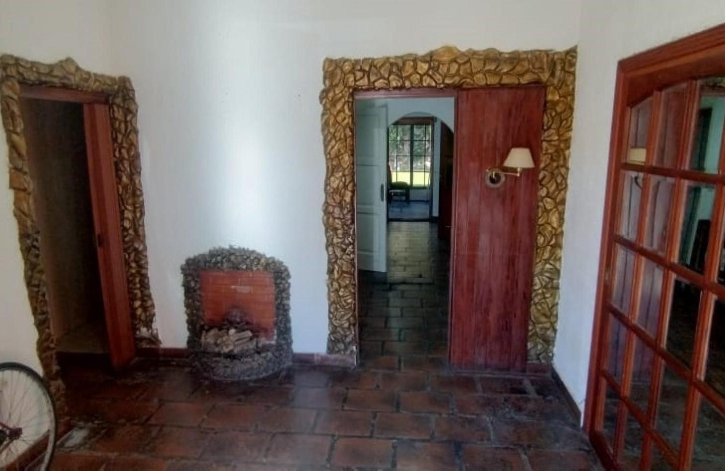 Foto de Chalet de 3 Ambientes con cochera y fondo libre., imagen 2
