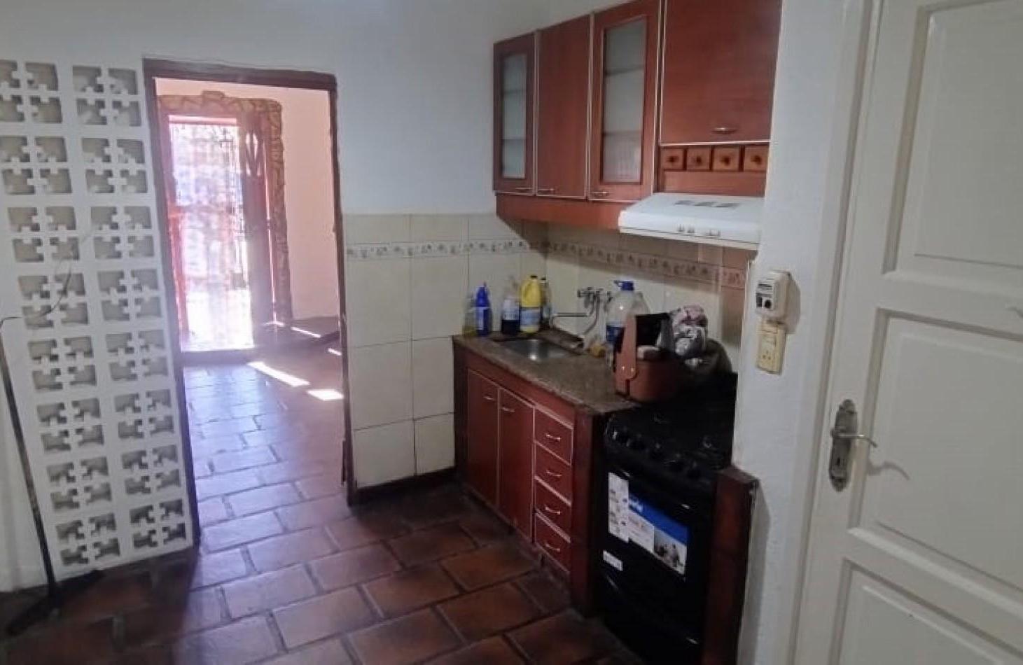 Foto de Chalet de 3 Ambientes con cochera y fondo libre., imagen 4