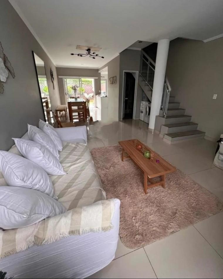 Foto de EXCELENTE DUPLEX DE 4 AMBIENTES AL FRENTE SOBRE LOS LOTES EXTERNOS DEL, imagen 4
