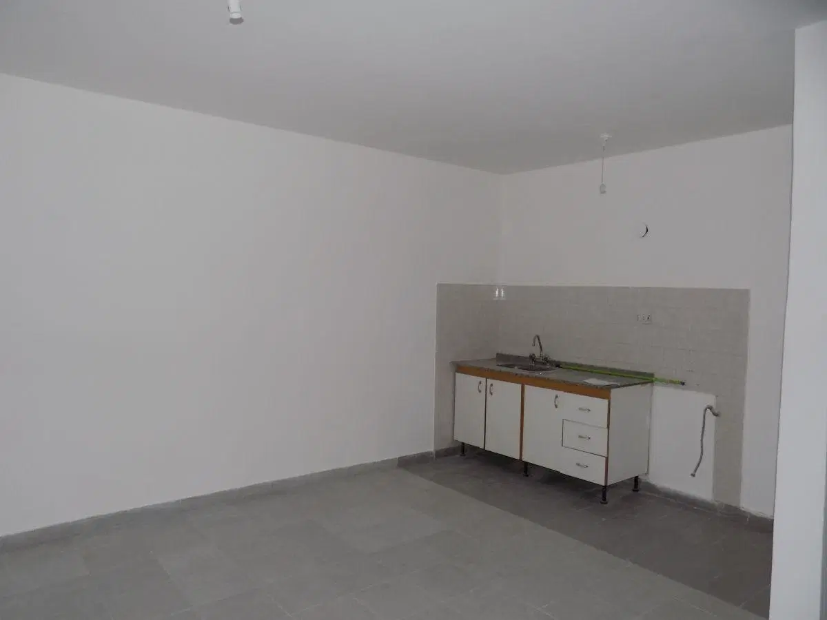 Alquiler Departamento Planta Baja - Barrio Alberdi 4
