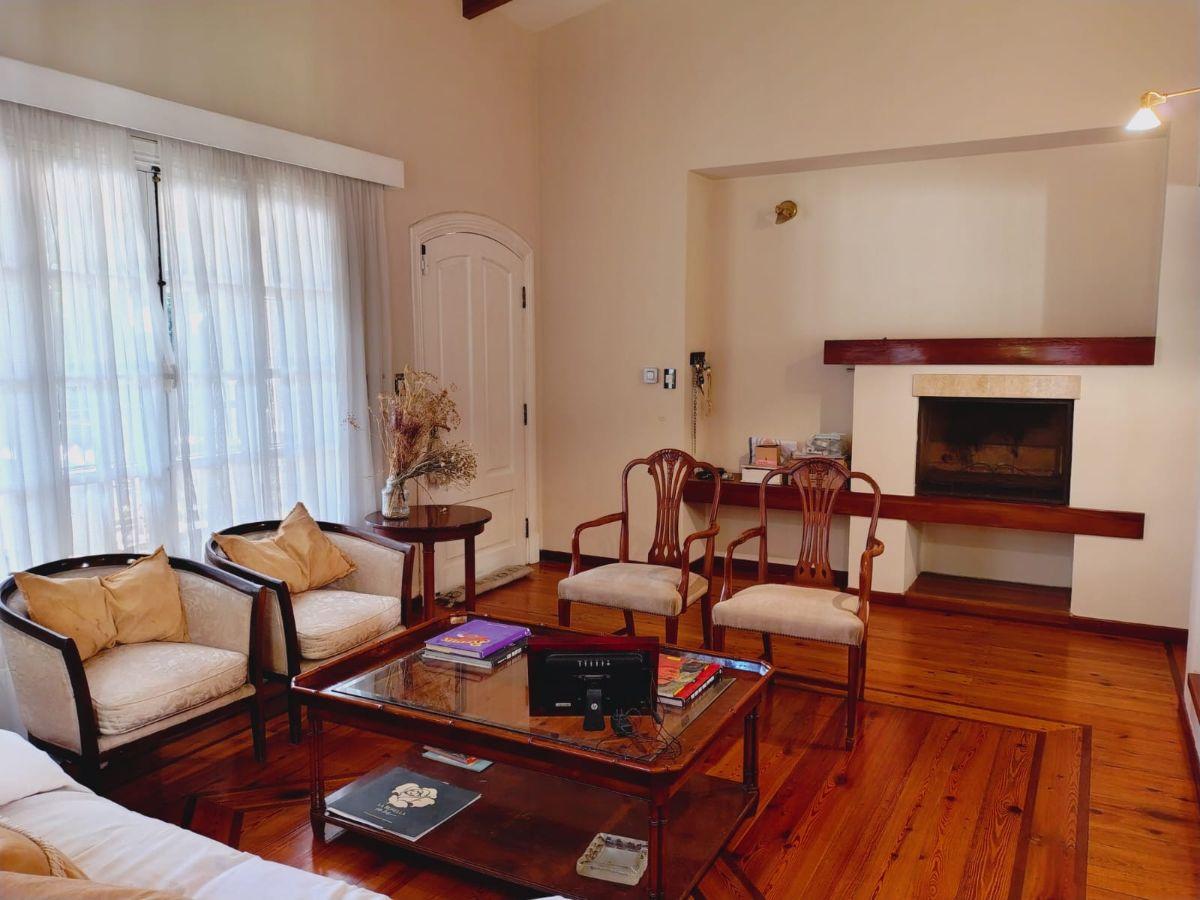 Alquiler Casa con Patio y Pileta - Barrio Villa Cabrera