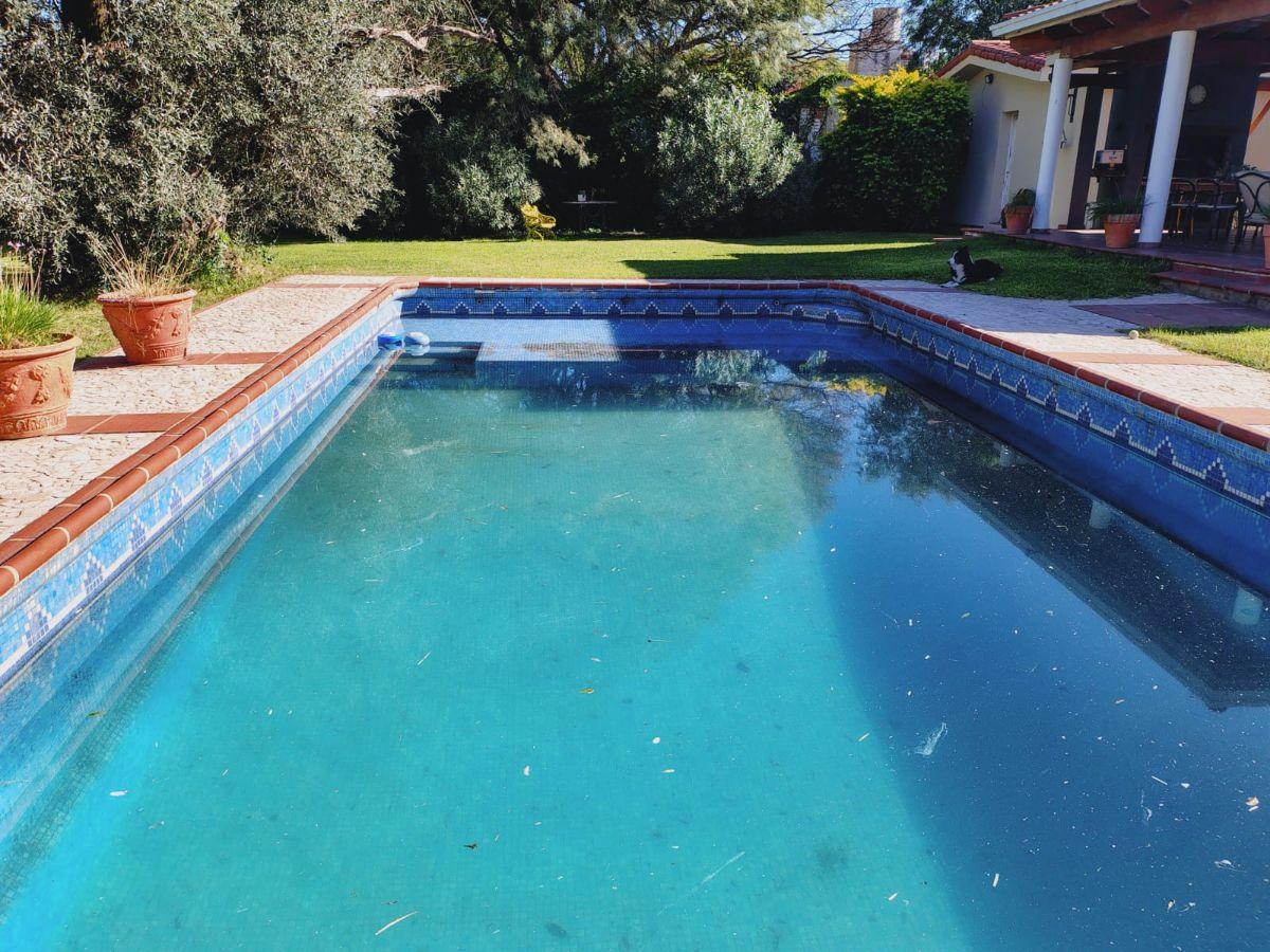 Alquiler Casa con Patio y Pileta - Barrio Villa Cabrera