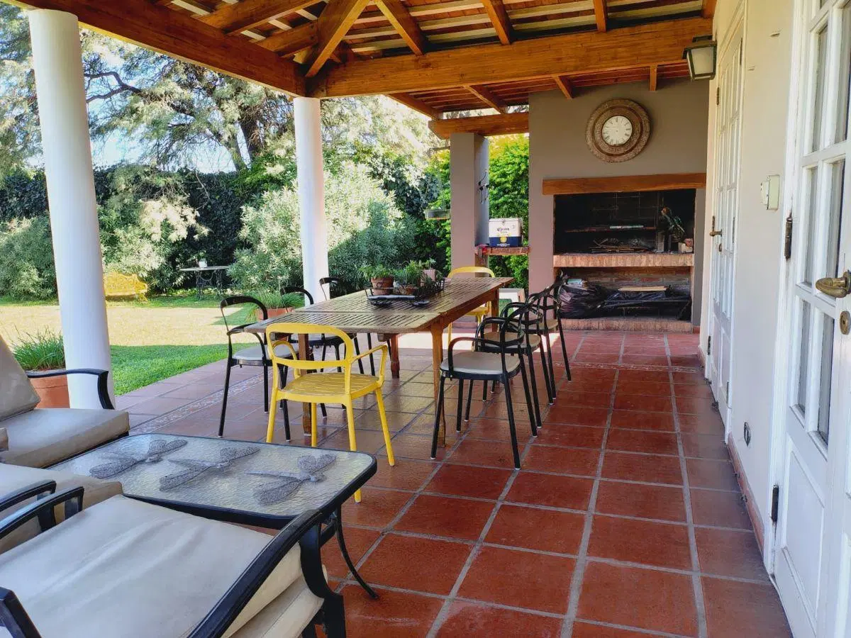 Alquiler Casa con Patio y Pileta - Barrio Villa Cabrera 3