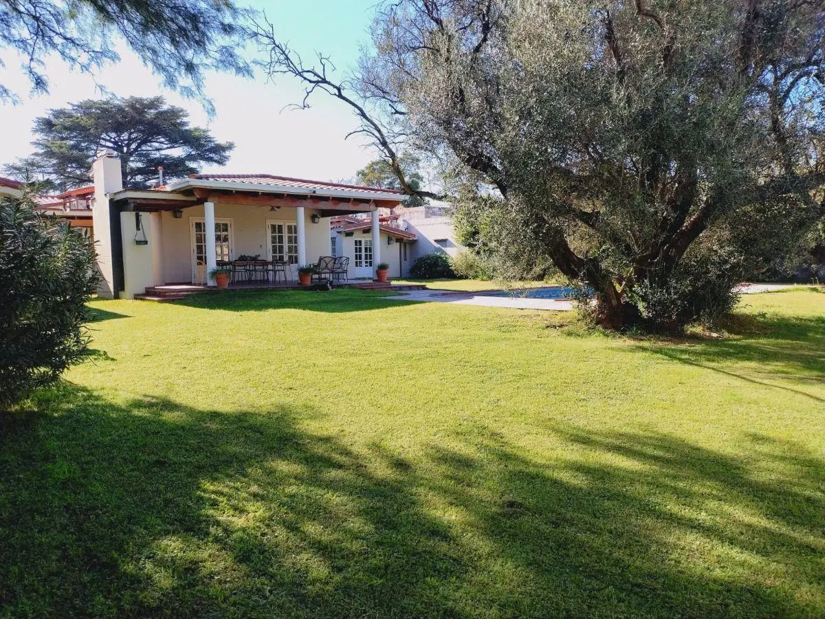 Alquiler Casa con Patio y Pileta - Barrio Villa Cabrera 2