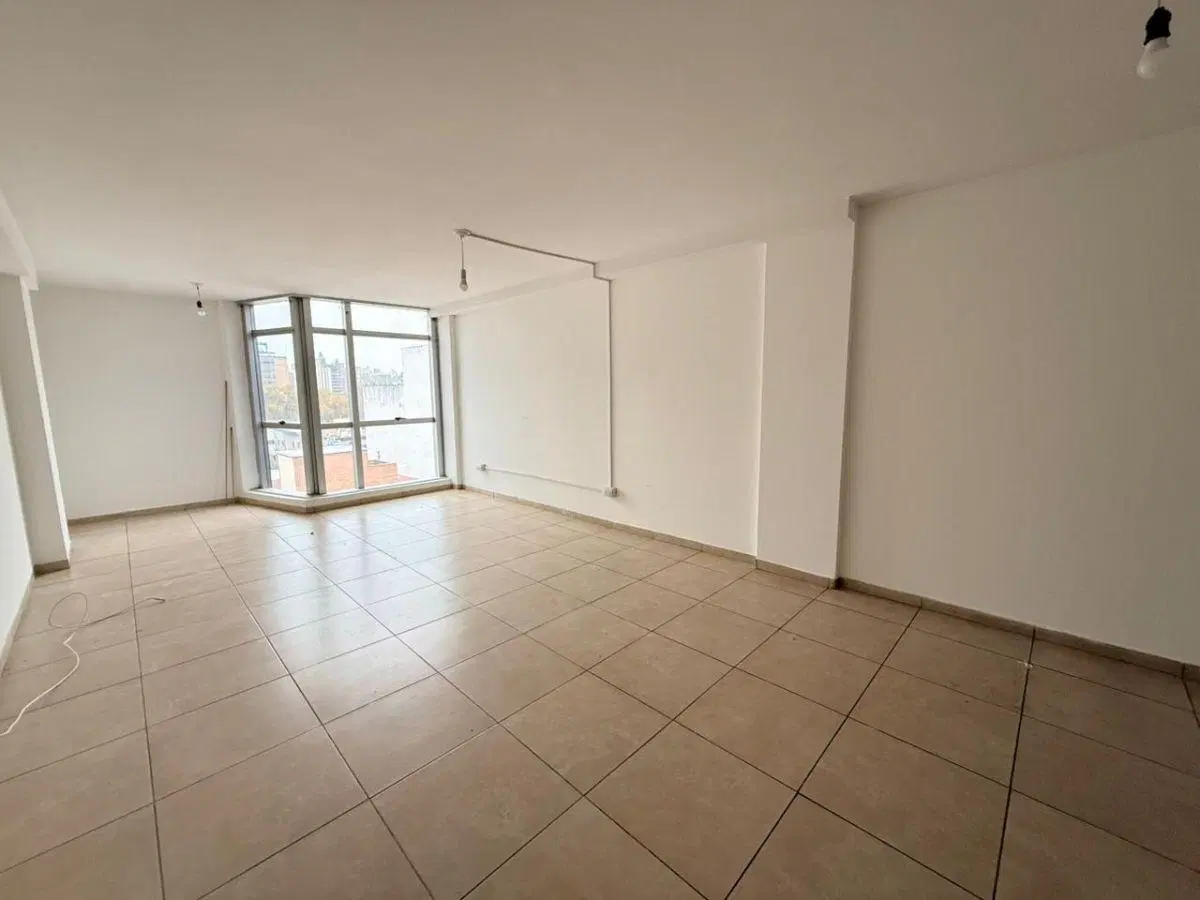 Venta Oficina Planta Libre con Kitchennete Centro 3
