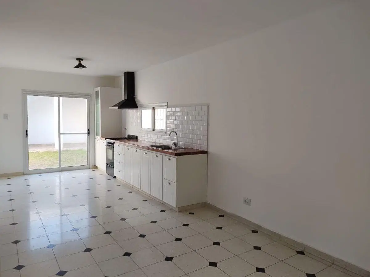 Alquiler Casa 2 Dormitorios + Estudio - Urca 4