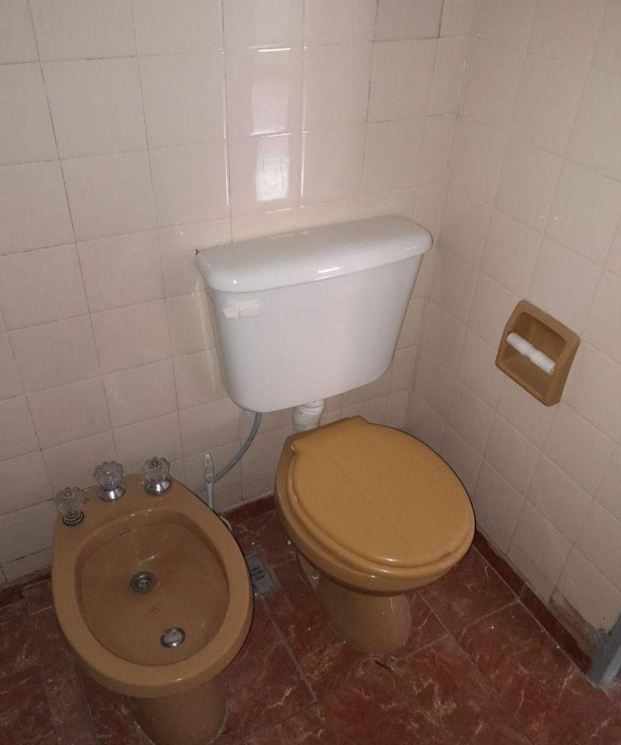 Foto de Alquiler Departamento 2 Dormitorios Frente con Balcón a Mtrs. Buen, imagen 3