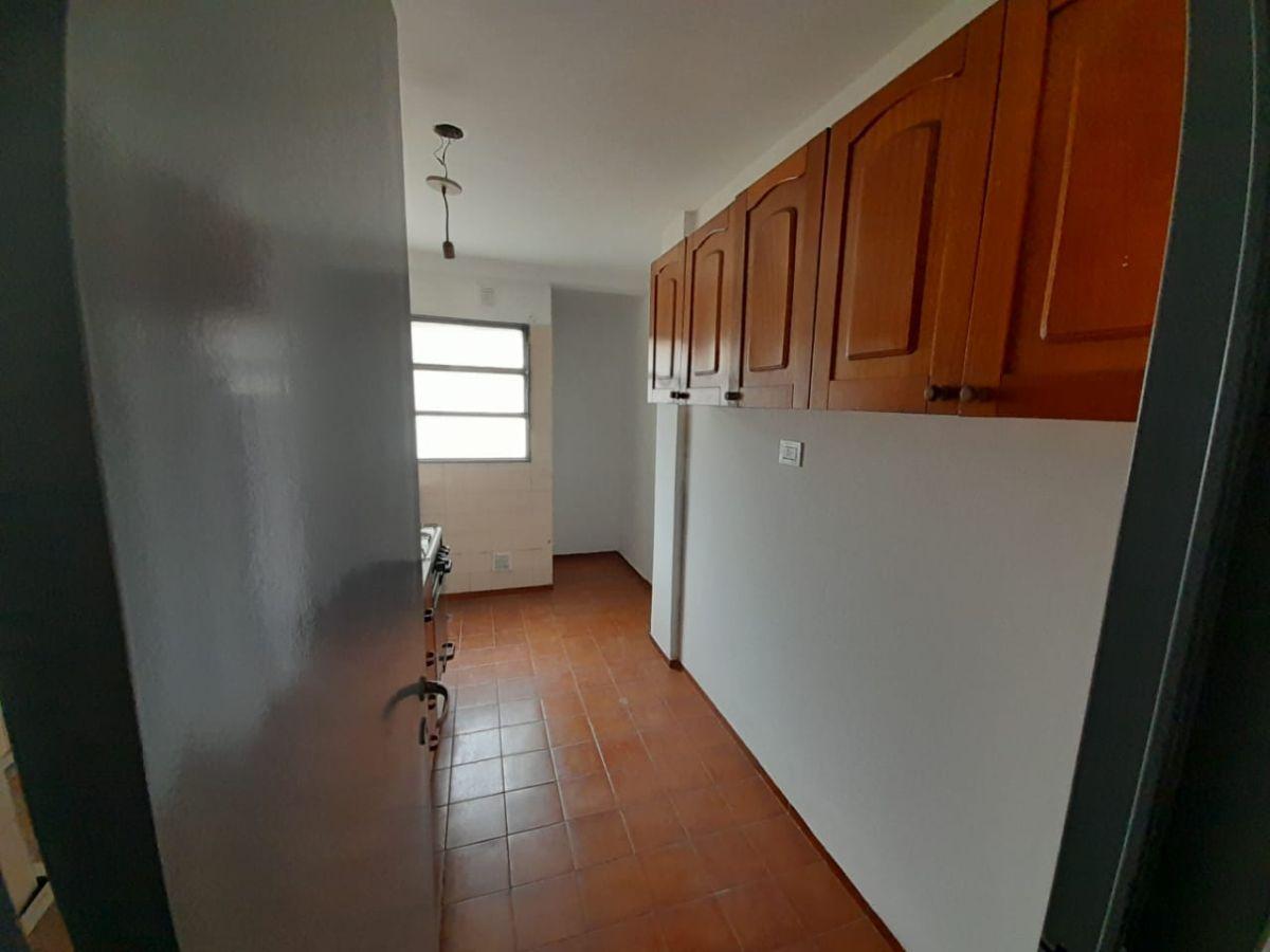 Foto de Alquiler Departamento 2 Dormitorios Frente con Balcón a Mtrs. Buen, imagen 2
