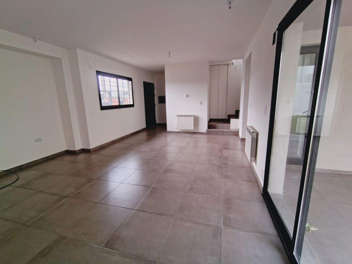 Foto de Alquiler Dúplex 3 Dormitorios - 3 Baños - Asador y Cochera en Valle, imagen 1