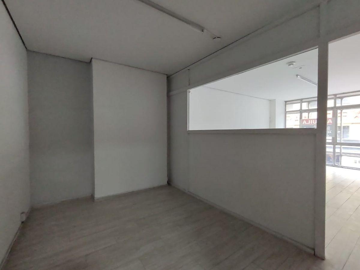 Foto de Alquiler Oficina Comercial dentro de Galería Planeta - Barrio Centro, imagen 1
