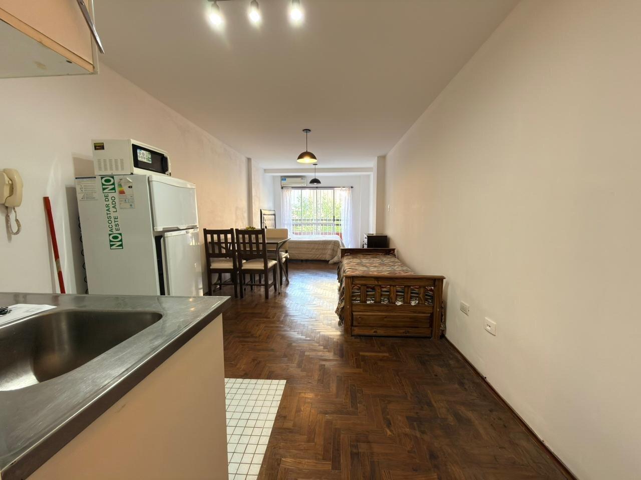 Foto de Monoambiente - Externo c/ Balcón - Centro, imagen 3