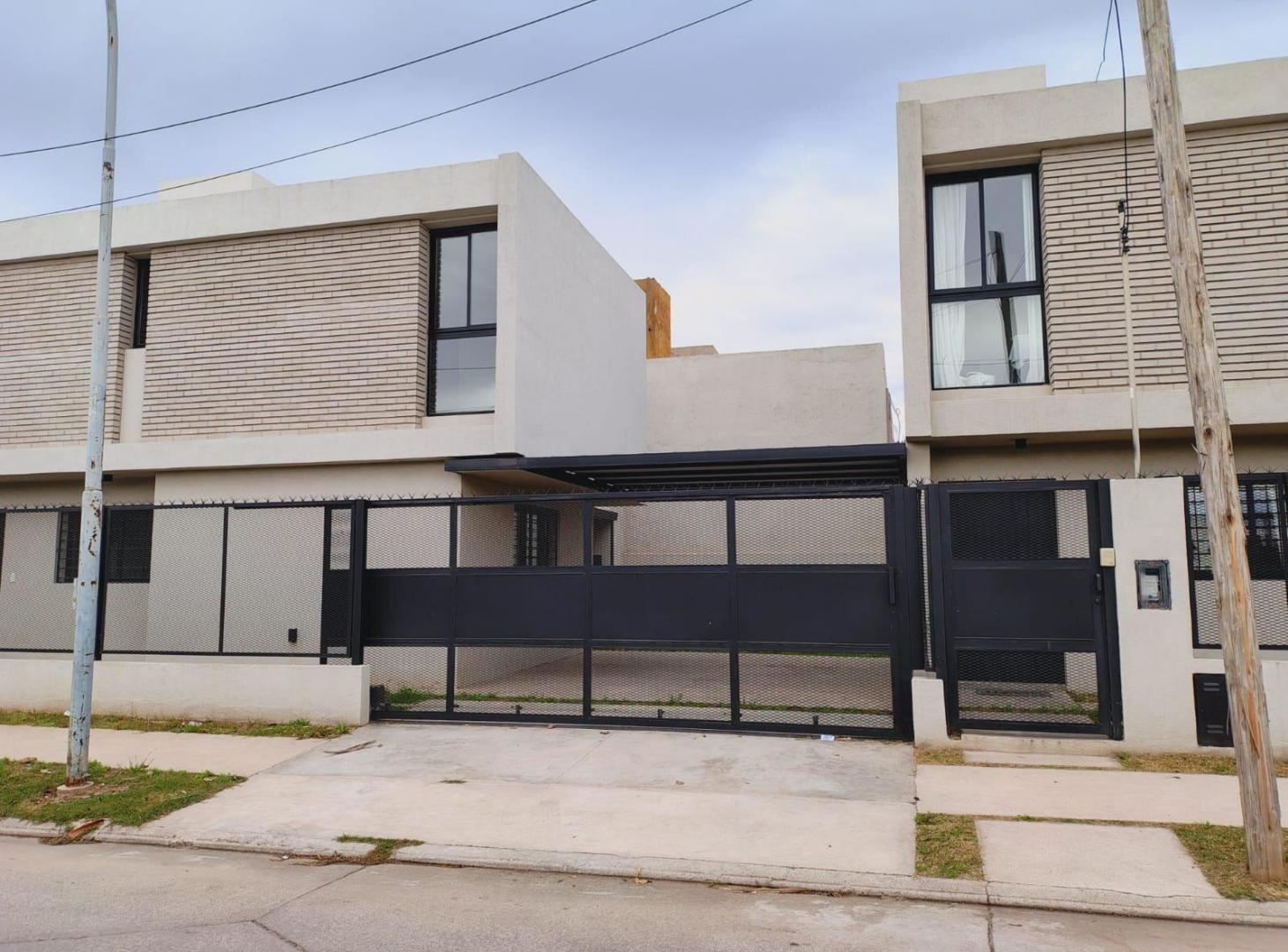 Foto de Alquiler Dúplex 3 Dorm. - 3 Baños - Asador y Cochera en Valle Escondido, imagen 1