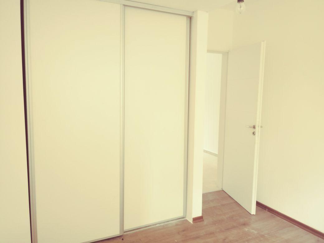 Departamento 2 ambientes céntrico. Con Cochera. VENTA.
