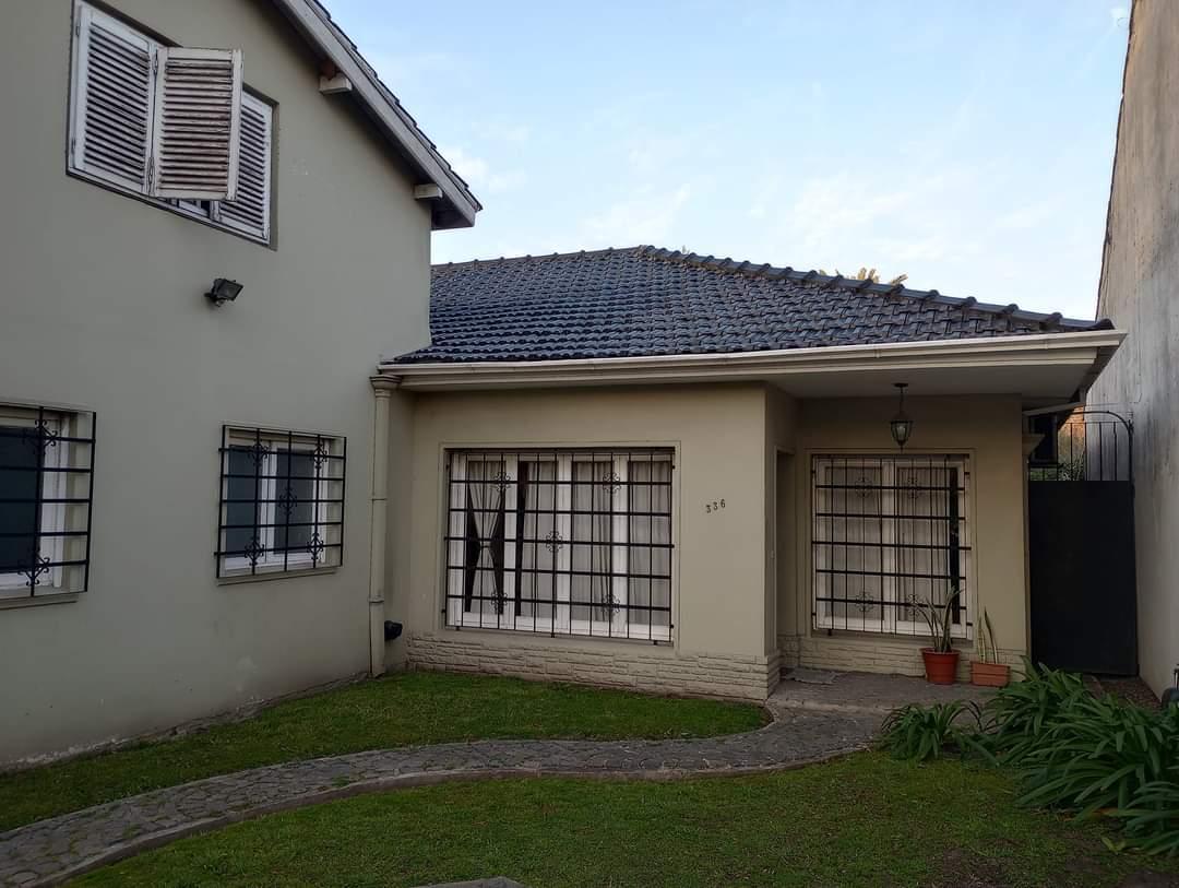 Casa 4 dormitorios. VENTA
