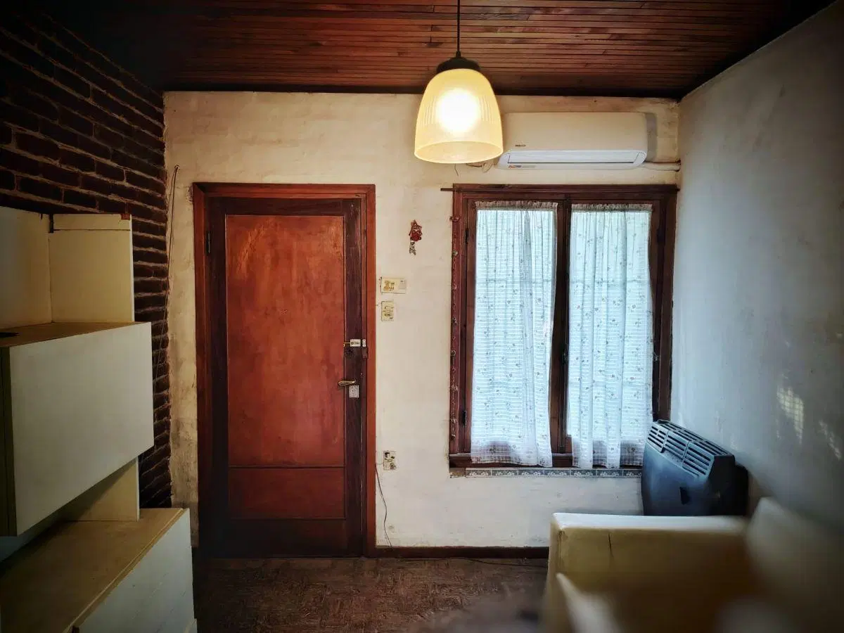 Casa con amplio dormitorio. VENTA 5