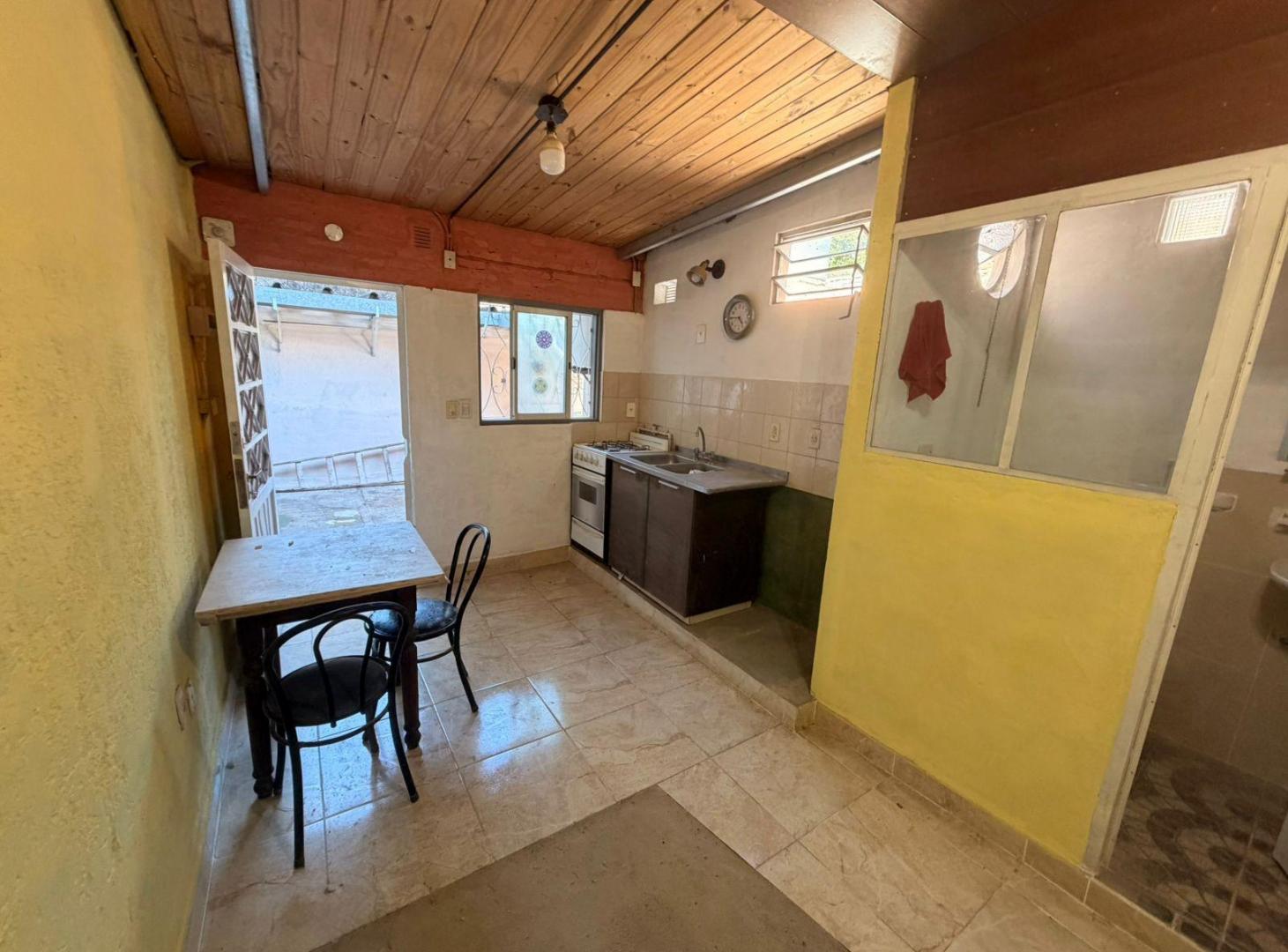 Foto de ph monoambiente en planta alta, alquiler, imagen 2
