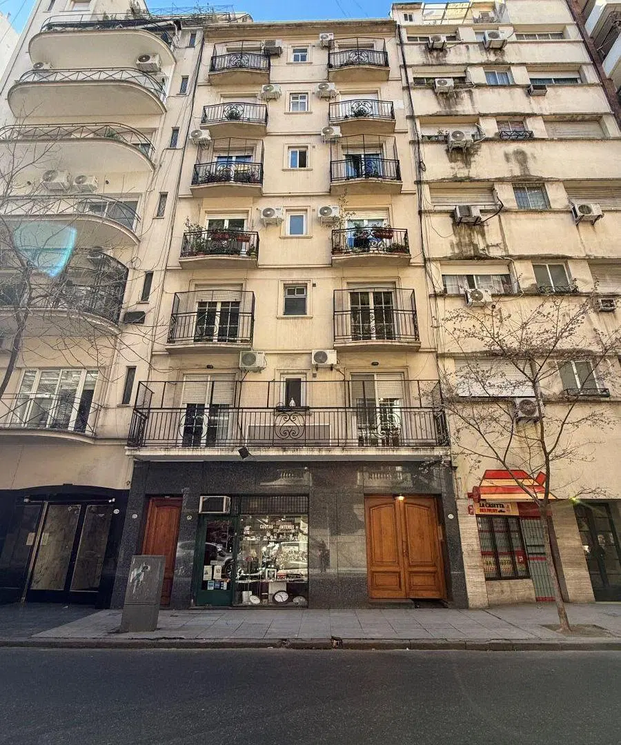 Exclusivo Semipiso de Categoría en Recoleta - 4 Ambientes con Dependencia 2