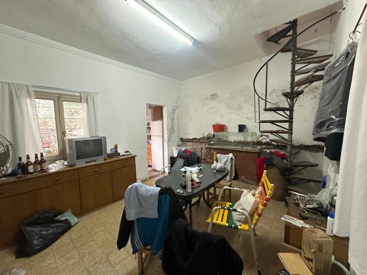 Casa de Pasillo Unico a Reciclar en Su Totalidad 3