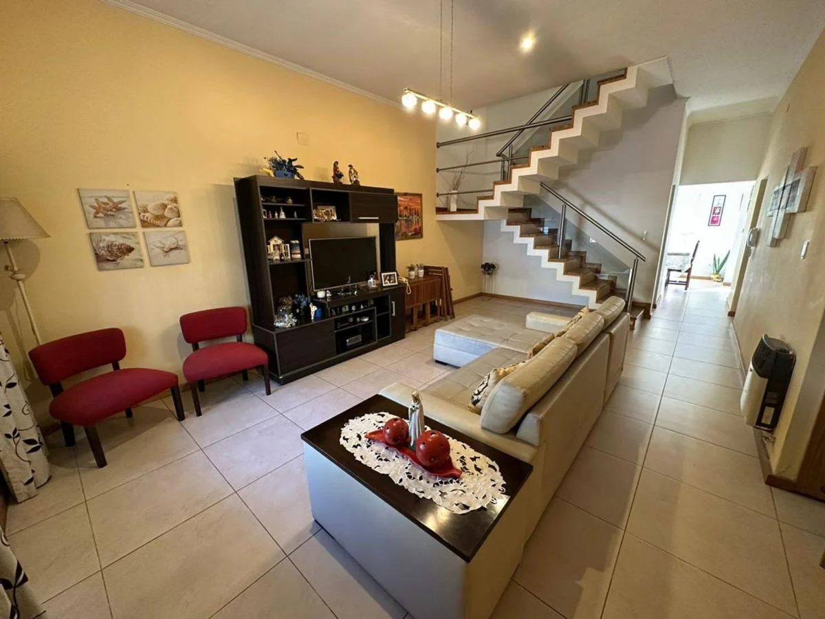 Venta Casa Echesortu 3 Dorm. - Patio - 2 Plantas 2