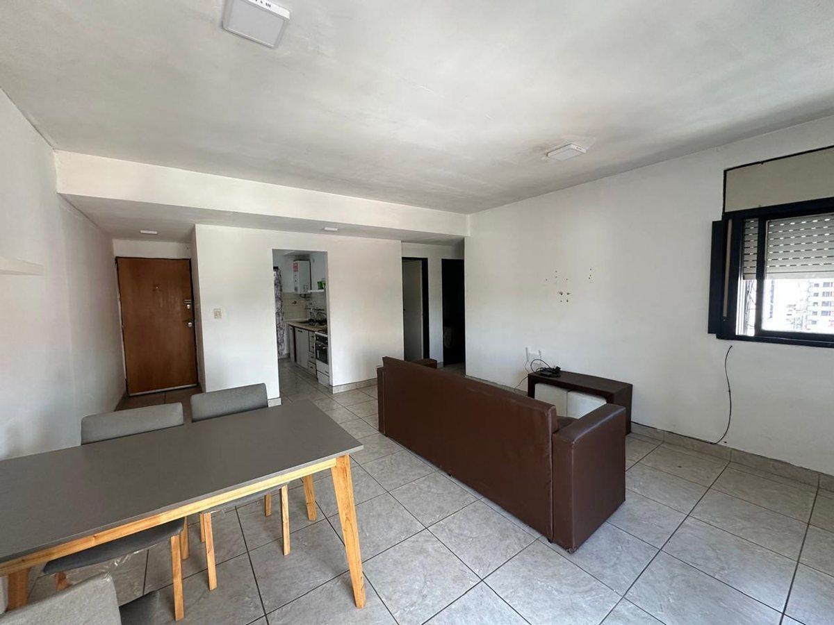 Departamento con Balcón de Dos Dorm. 3