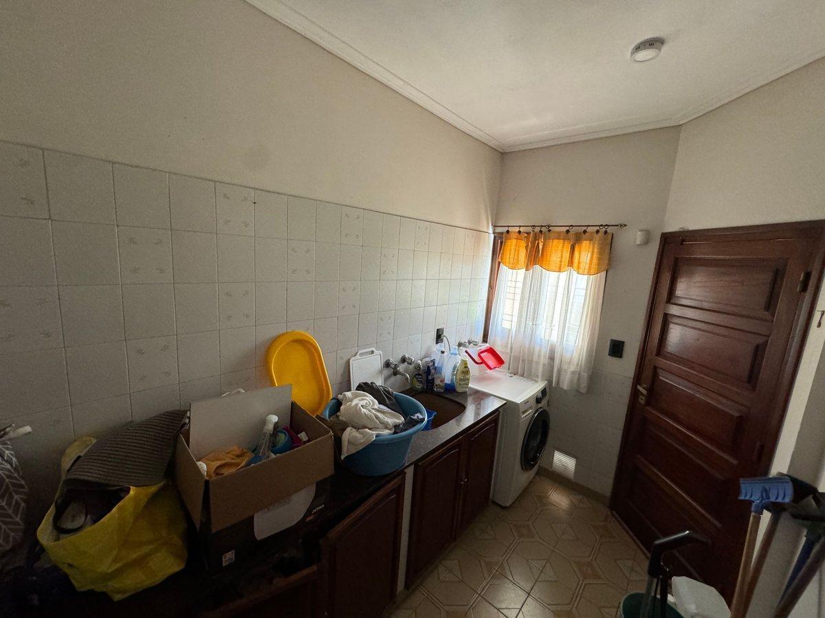 Casa 3 Dorm Baños en Suite, Pileta, Quincho 1