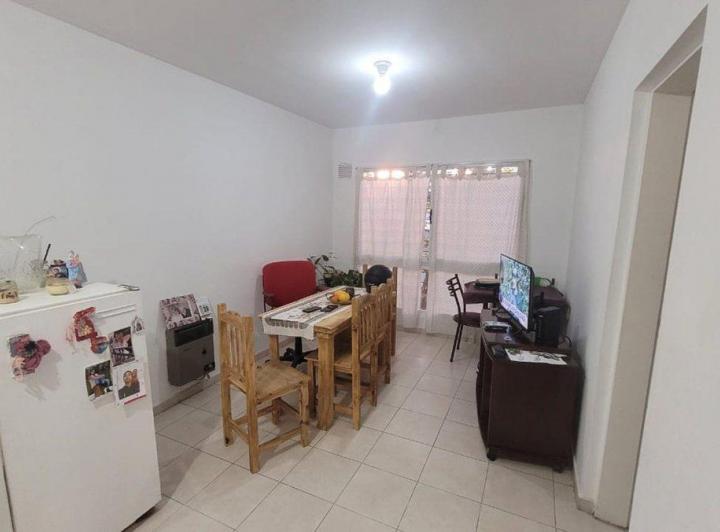 Venta Departamento 1 Dorm - Escalera - Luis Agote 2