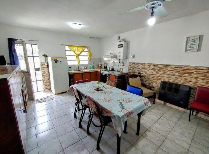 VENTA CASA 2 DORMITORIOS Y PATIO (CRESPO AL 4000) 5