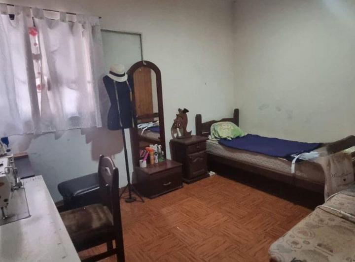 VENTA CASA 2 FAMILIAS + GALPON AL FRENTE 5