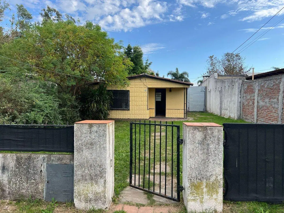 VENTA CASA 2 DORMITORIOS GRAN JARDIN VERDE PEREZ 3