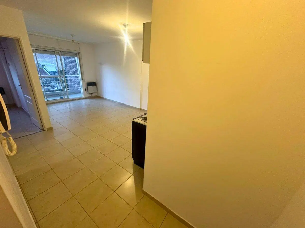 ALQUILER DEPTO 1 DORMITORIO CON BALCON. ASCENSOR 5