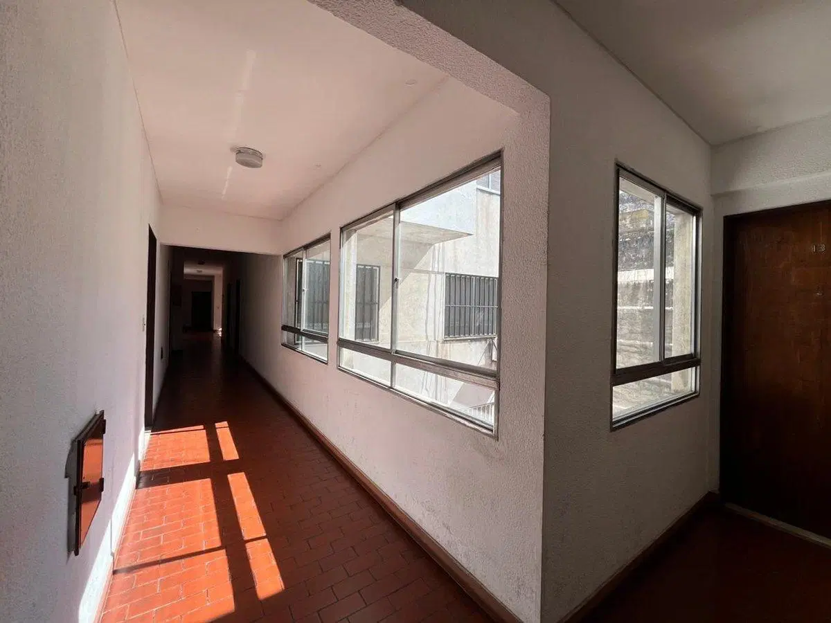 VENTA OFICINA / CONSULTORIO DIVIDIDO 2