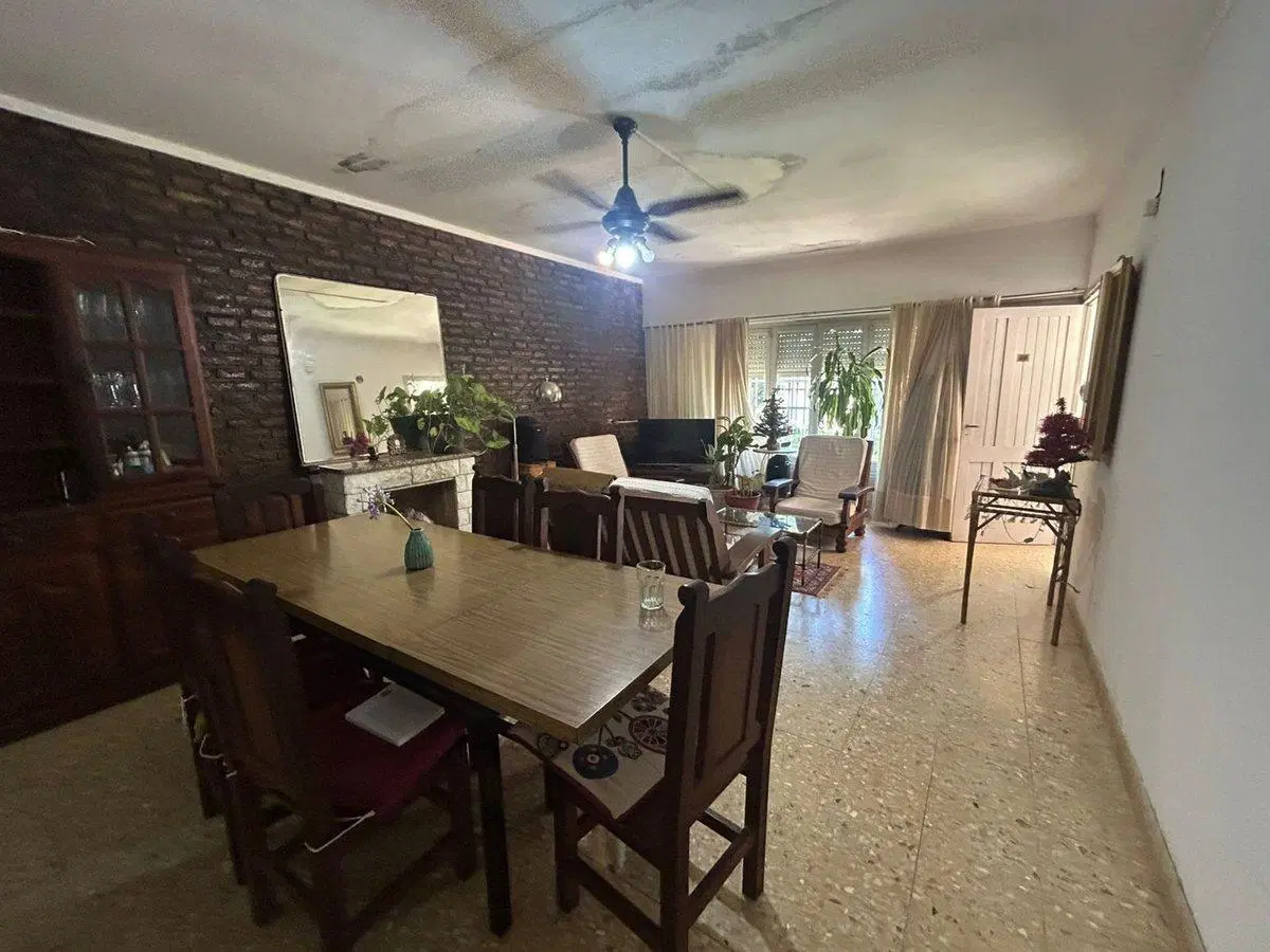 CASA 3 DORMITORIOS , PILETA Y COCHERA EN BAIGORRIA 5