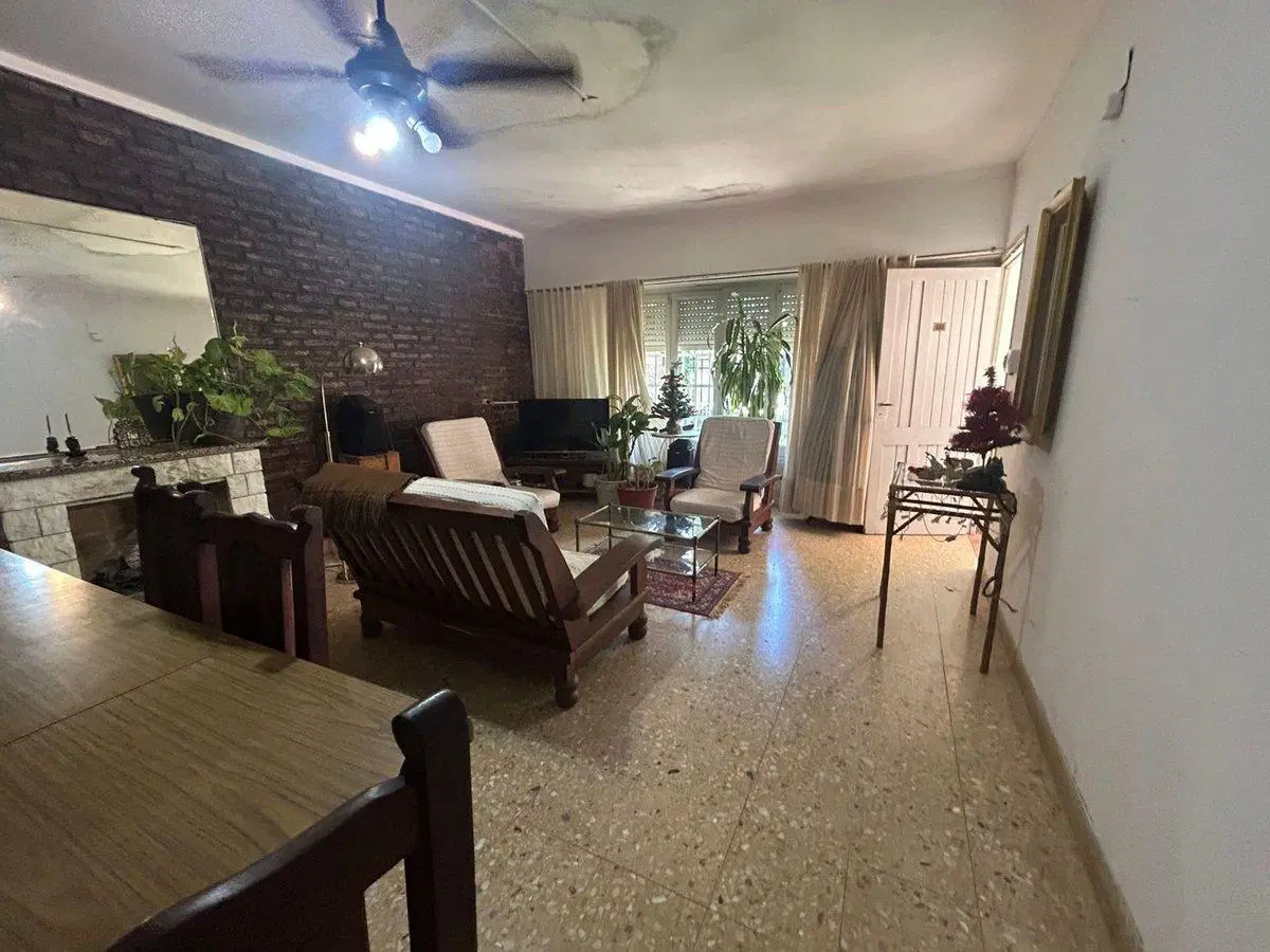 CASA 3 DORMITORIOS , PILETA Y COCHERA EN BAIGORRIA 2