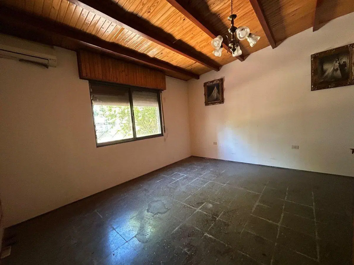 VENTA CASA AL FRENTE CON DEPARTAMENTO INTERNO 5