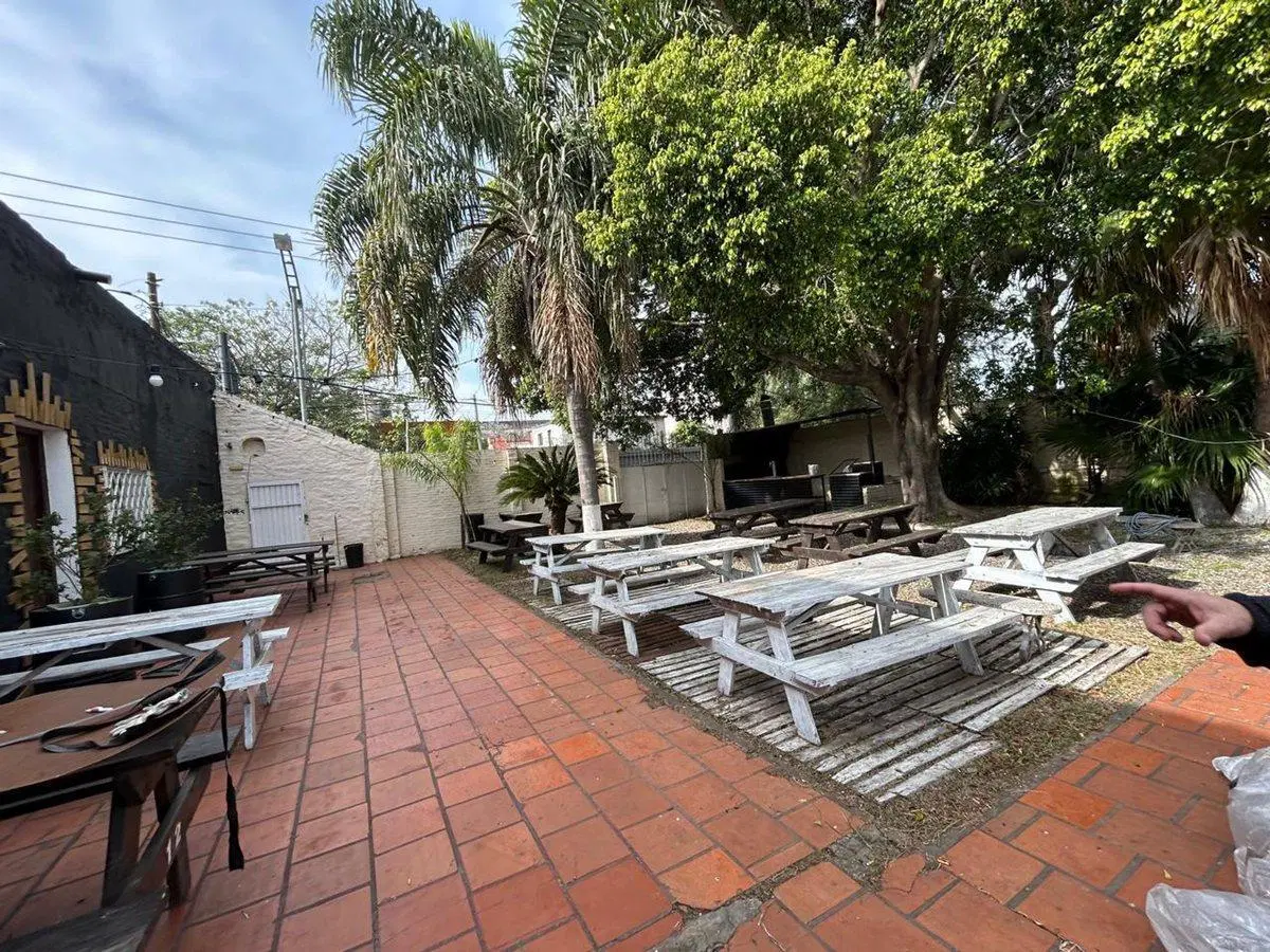 ALQUILER LOCAL ZONA NORTE CON PATIO 4