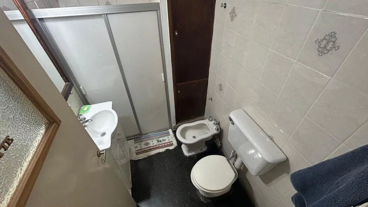 VENTA CASA ALBERDI 3 DORMITORIOS CON PATIO VERDE 4