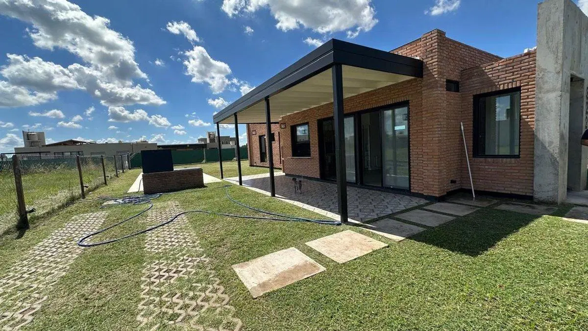 Casa a estrenar en Barrio Don Mateo 4